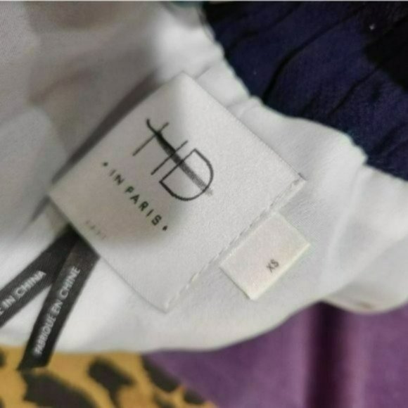 ♡3/$30♡ HD in Paris Blue Geometric Mini Skirt -XS - Picture 2 of 4